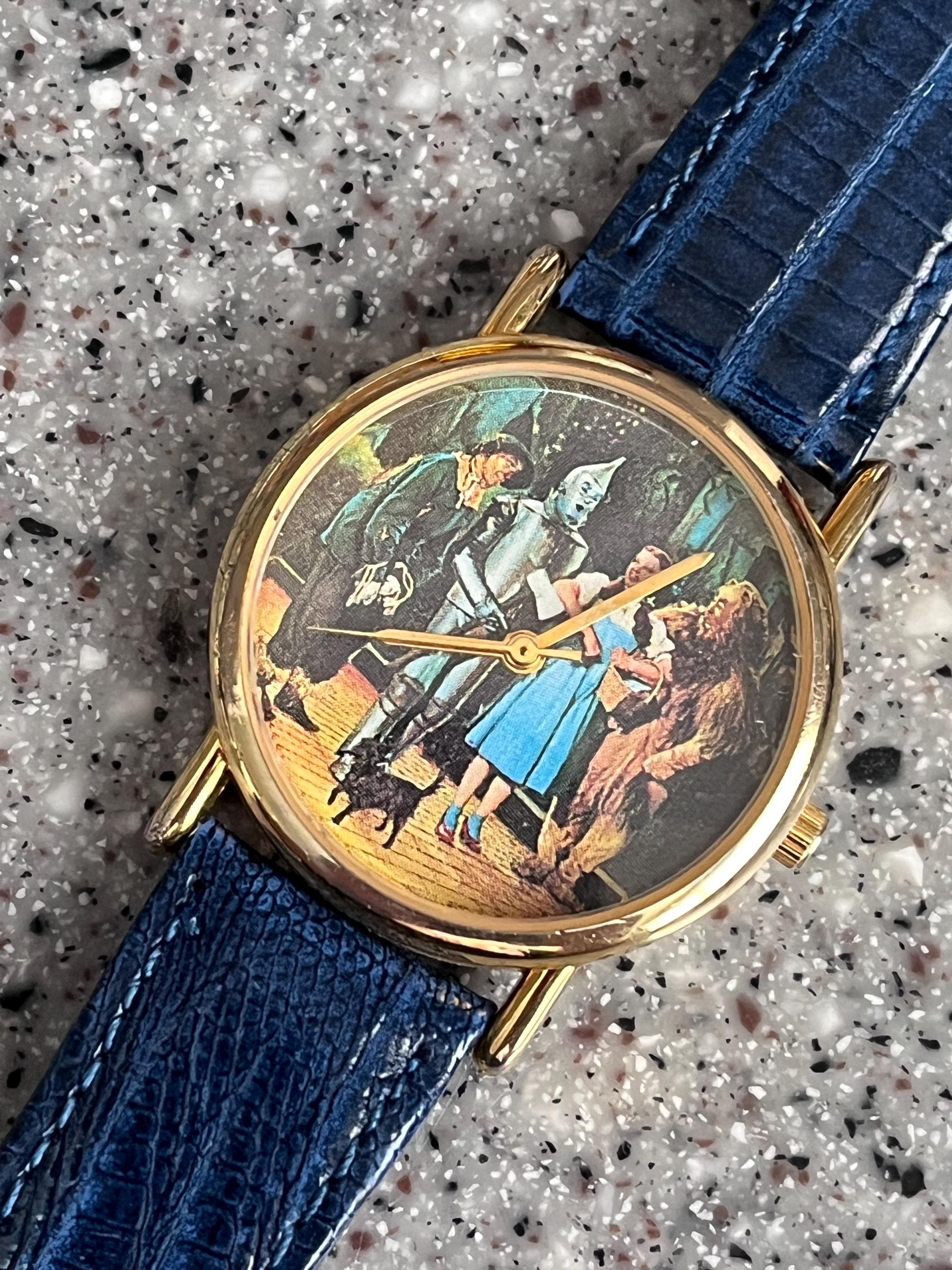 Orologio vintage Valdawn Wizard of OZ Anniversary Edition che commemora il film Cast originale completo Dorothy NUOVO con batteria nella scatola