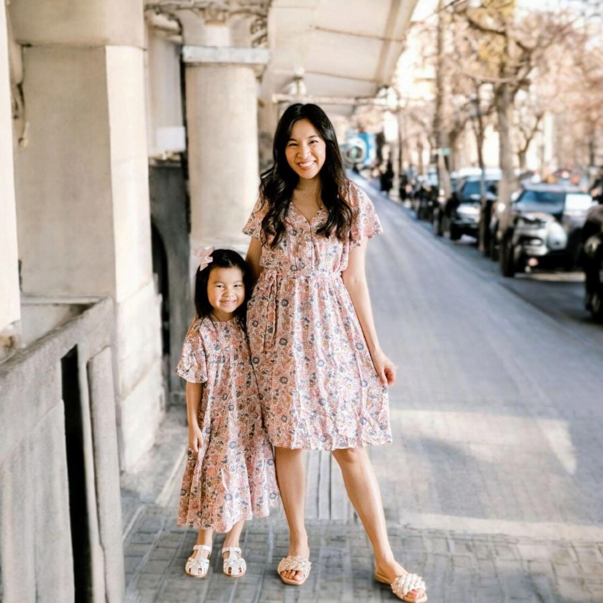 Abiti floreali per mamma e me, abiti per mamma e me, abiti madre e figlia, abiti coordinati, abiti coordinati per la famiglia, abiti per mamma e me