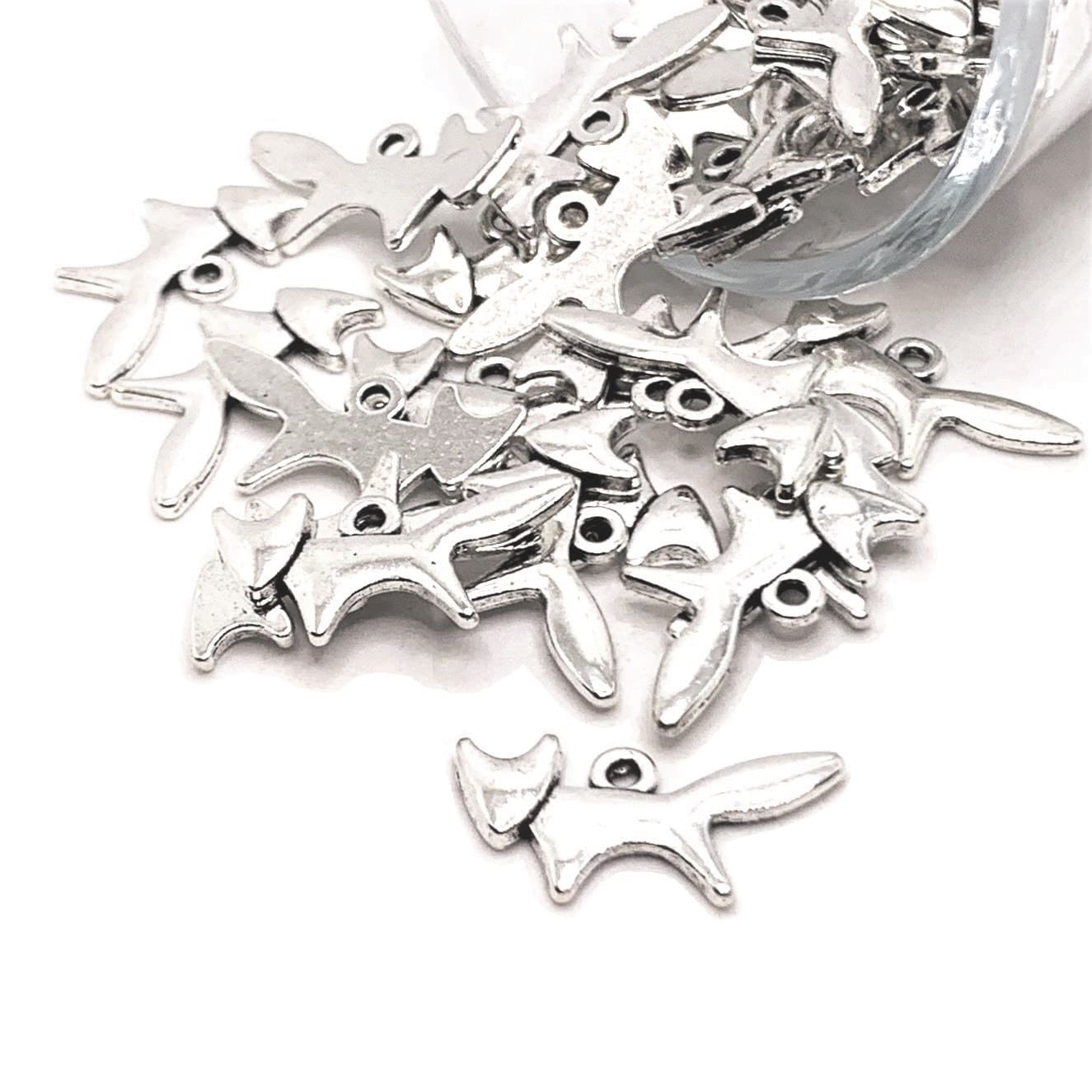 4, 20 o 50 ciondoli a forma di volpe, ciondolo a forma di volpe argentata, ciondolo a forma di lupo, ciondolo a forma di animale, 20 x 10 mm / Spedizi