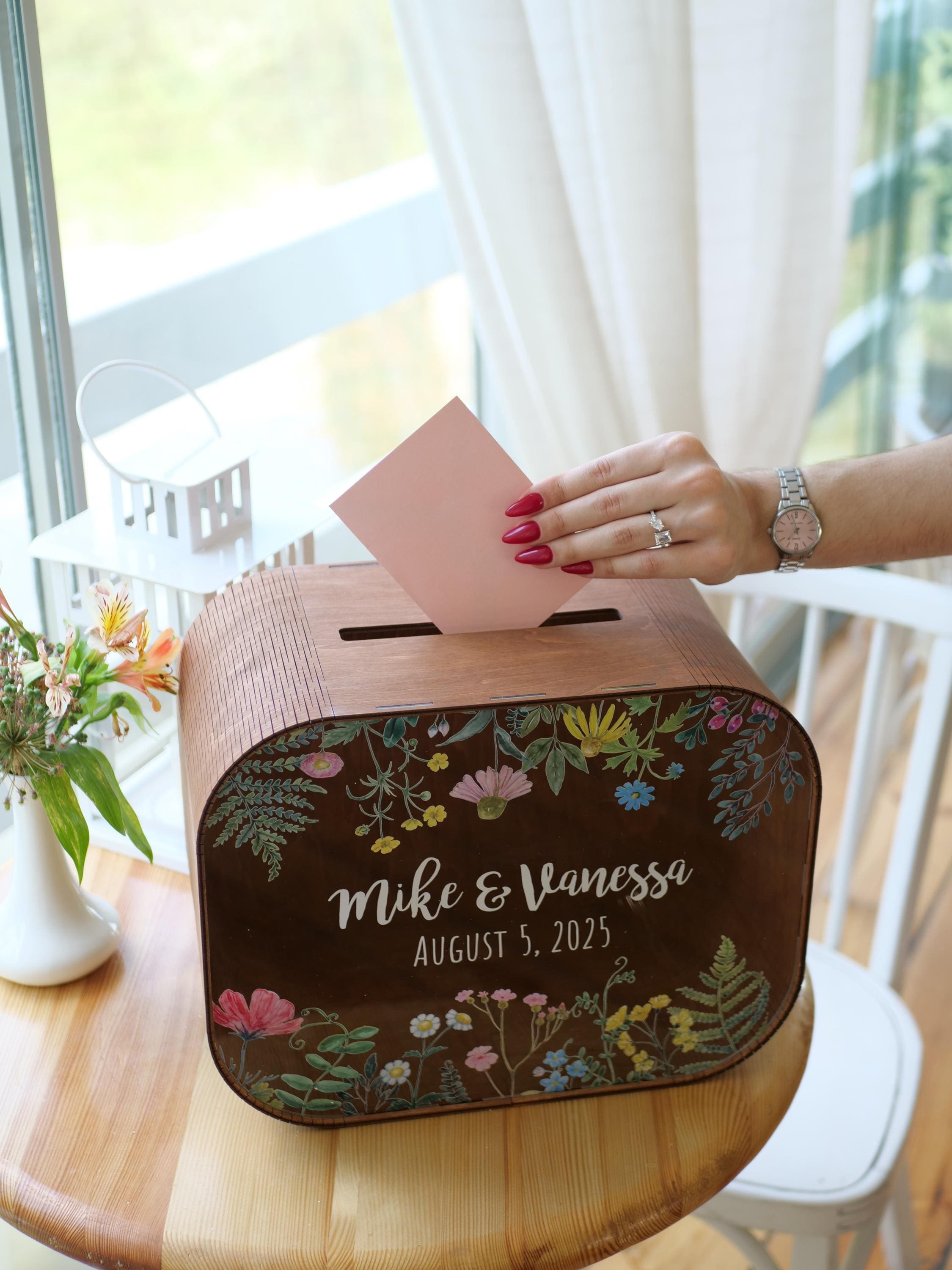 Scatola porta biglietti in legno con fiori selvatici, scatola porta biglietti per matrimonio, scatola porta biglietti in legno personalizzata, scatola