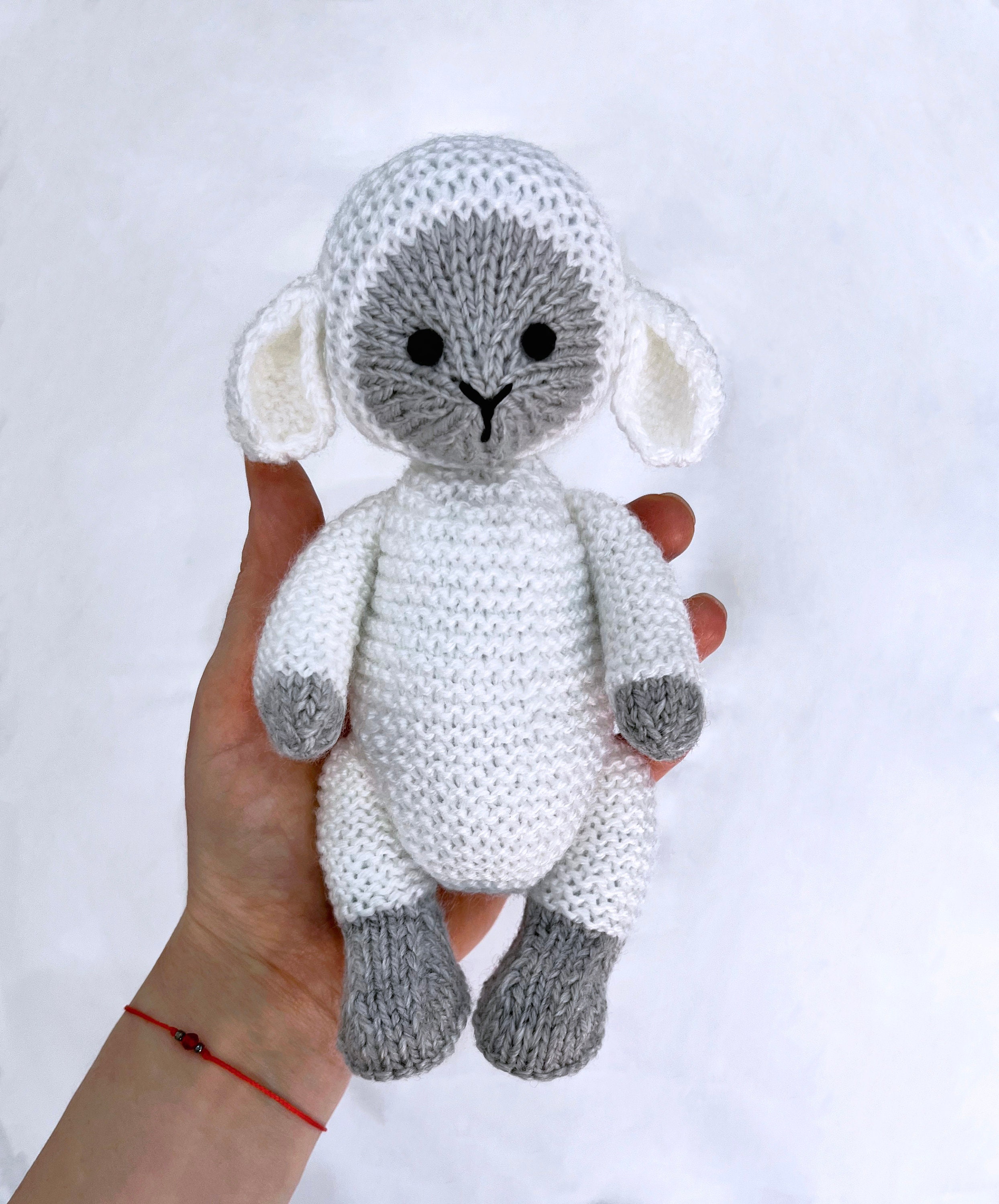Schema per lavorare a maglia un agnello in tondo, schema per lavorare a maglia un peluche di pecora, schema per lavorare a maglia un peluche, amigurum