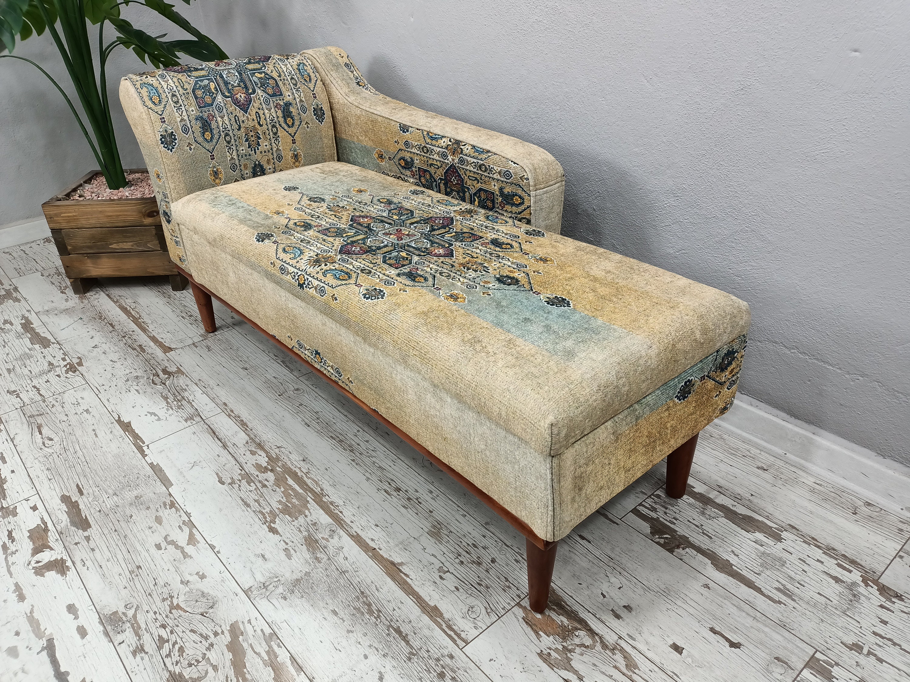 Divano Boho, Divano Chaise Longue, Divano Imbottito, Divano Saloon, Divano Cat, Divano Contenitore, Divano Retrò, Divano Divano, Panca Ottomana, DIVAN