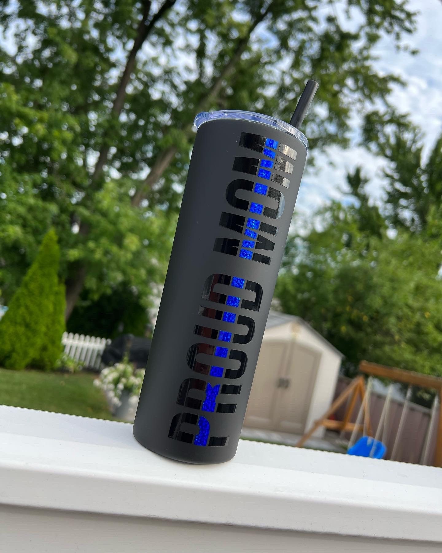 "Bicchiere termico \"Thin Blue Line\" personalizzato per mamme orgogliose: bicchiere termico sottile da 20 oz (590 ml)"