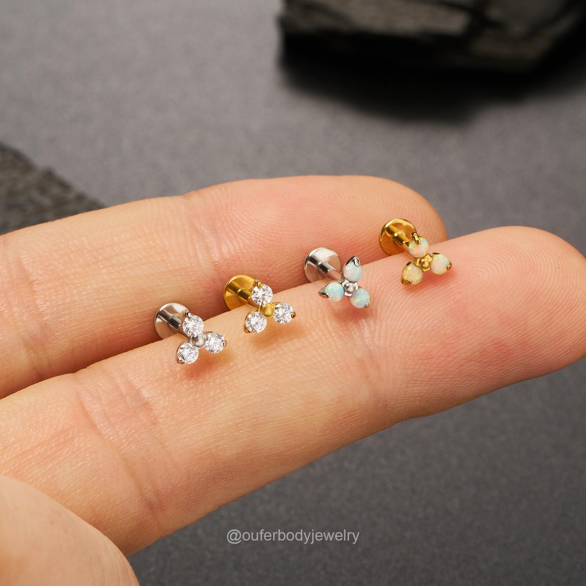 Orecchino a perno piatto da 16G/18G con fiore Trinity senza filettatura, opale/zircone cubico/orecchino a perno per cartilagine con fiore in oro/orecc
