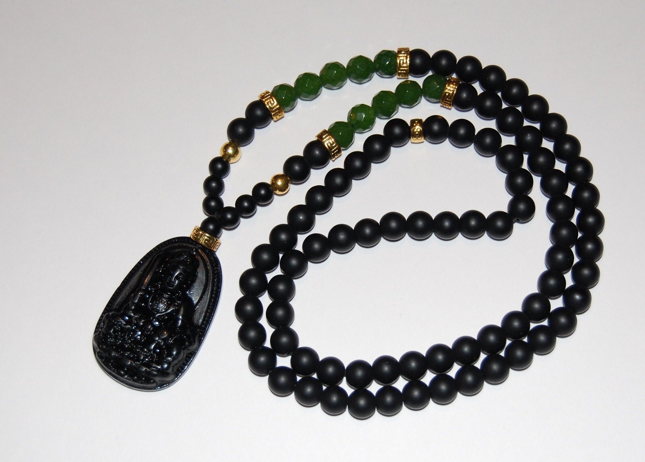 Collana Buddha, collana di onice, collana di Buddha in pietra nera, perle di onice e giada, spirituale, collana etnica, collana portafortuna, perle di