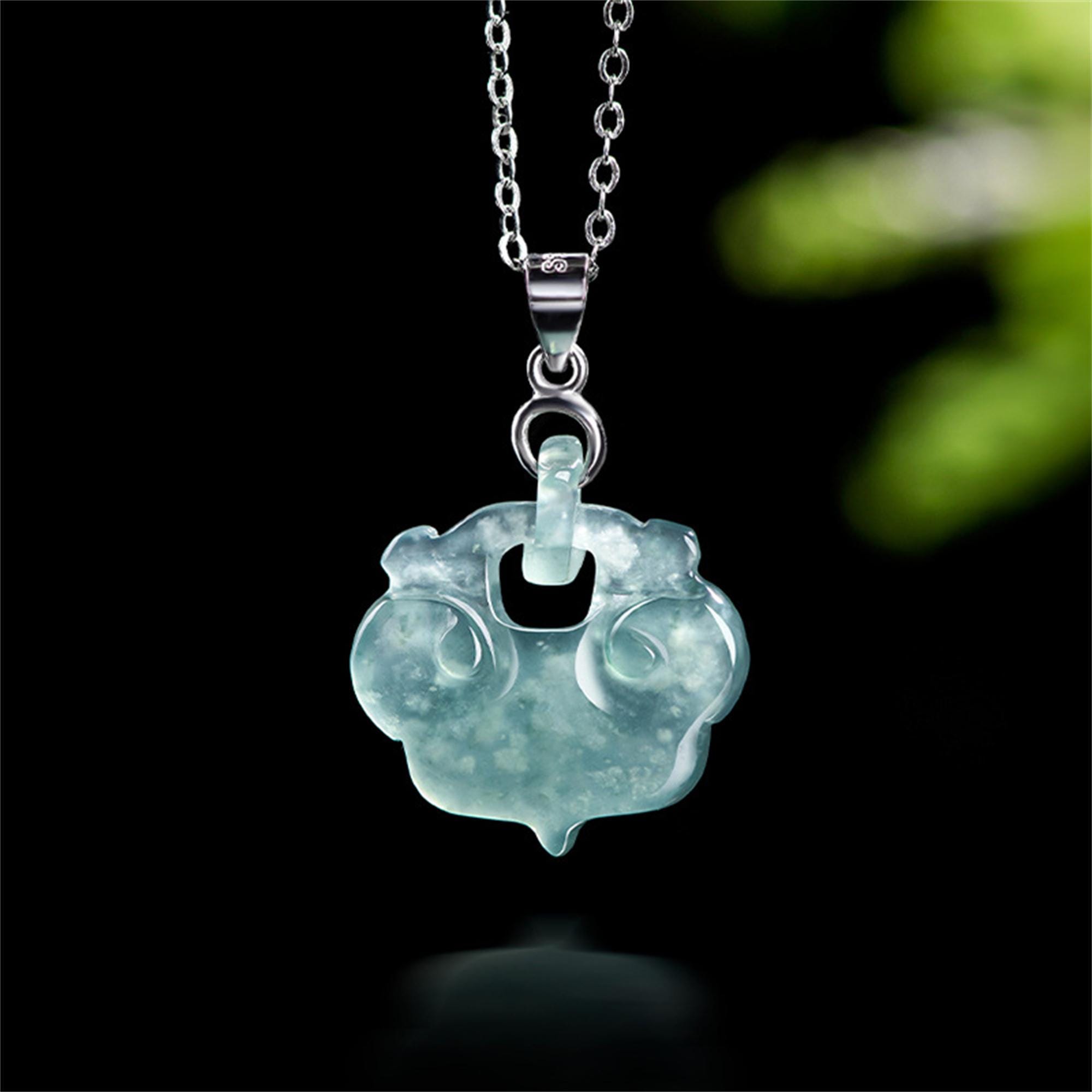 Ciondolo Ruyi in giadeite guatemalteca blu ghiaccio trasparente naturale di tipo A non trattata, pendenti sfusi in giadeite blu, amuleto portafortuna,