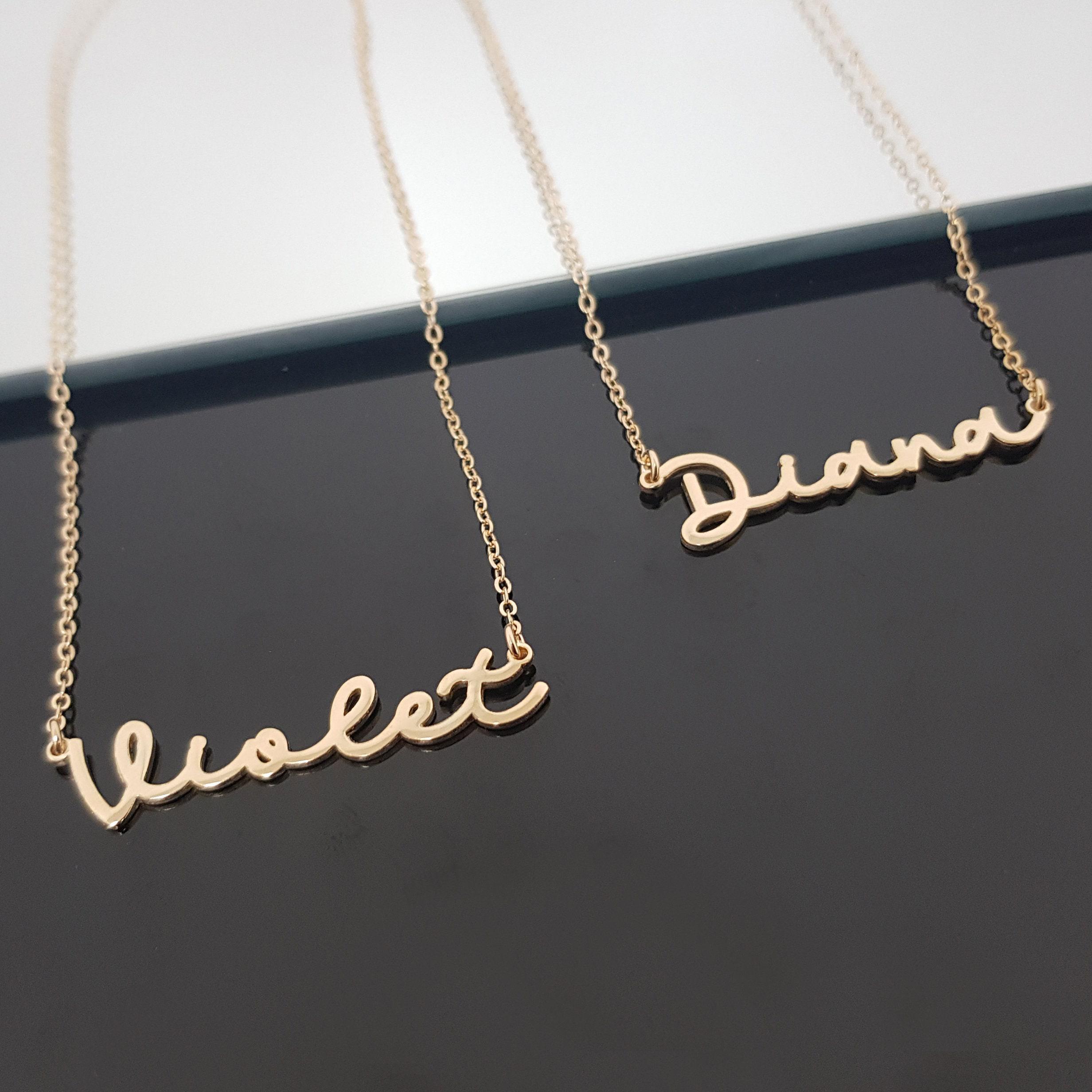 Collana con nome in corsivo, collana con nome delicato, collana con nome personalizzato, nome personalizzato, collana con nome delicato, collana con t