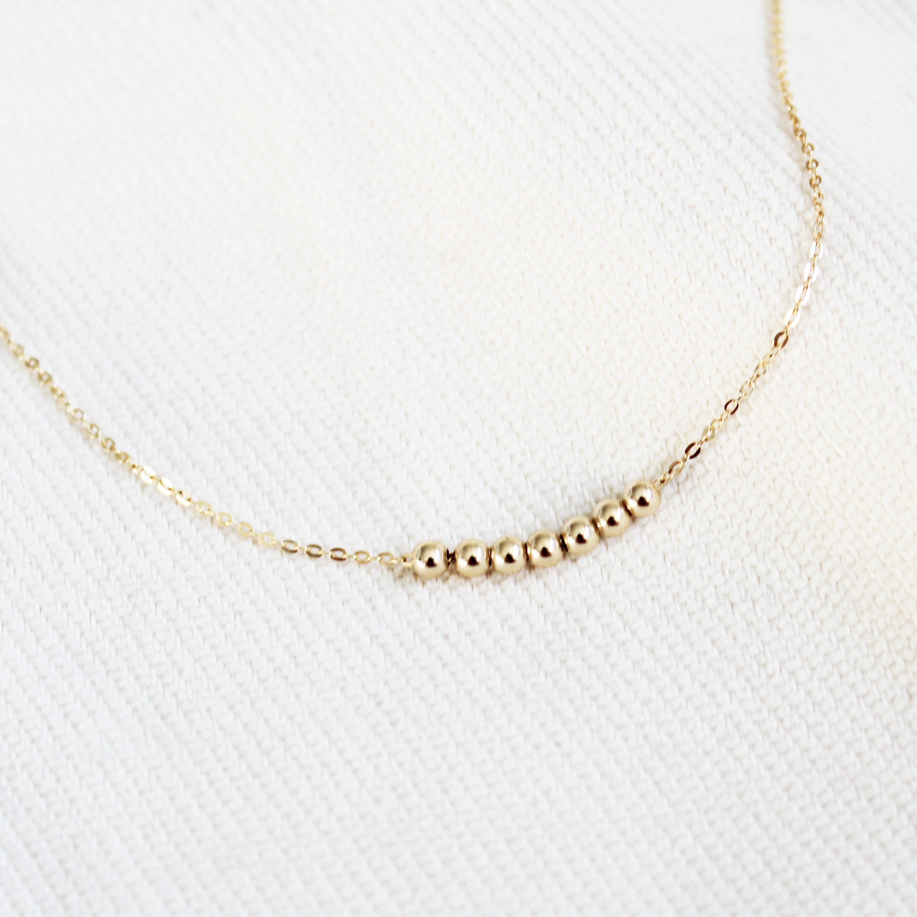 Collana con perline dorate - Collana con piccole perline - Collana riempita d'oro - Collana con perline delicate - Choker con perline dorate - Collana