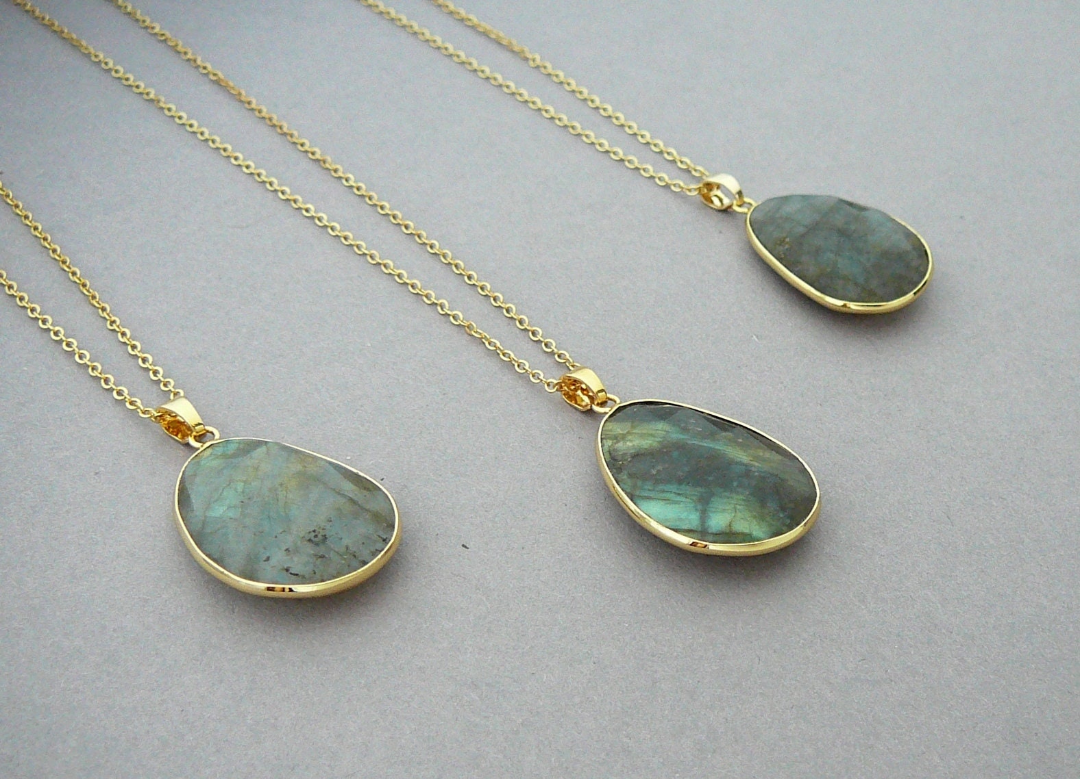 Collana in labradorite, ciondolo in oro con labradorite sfaccettata, collana con ciondolo in pietra preziosa grigia, gioielli in labradorite naturale,