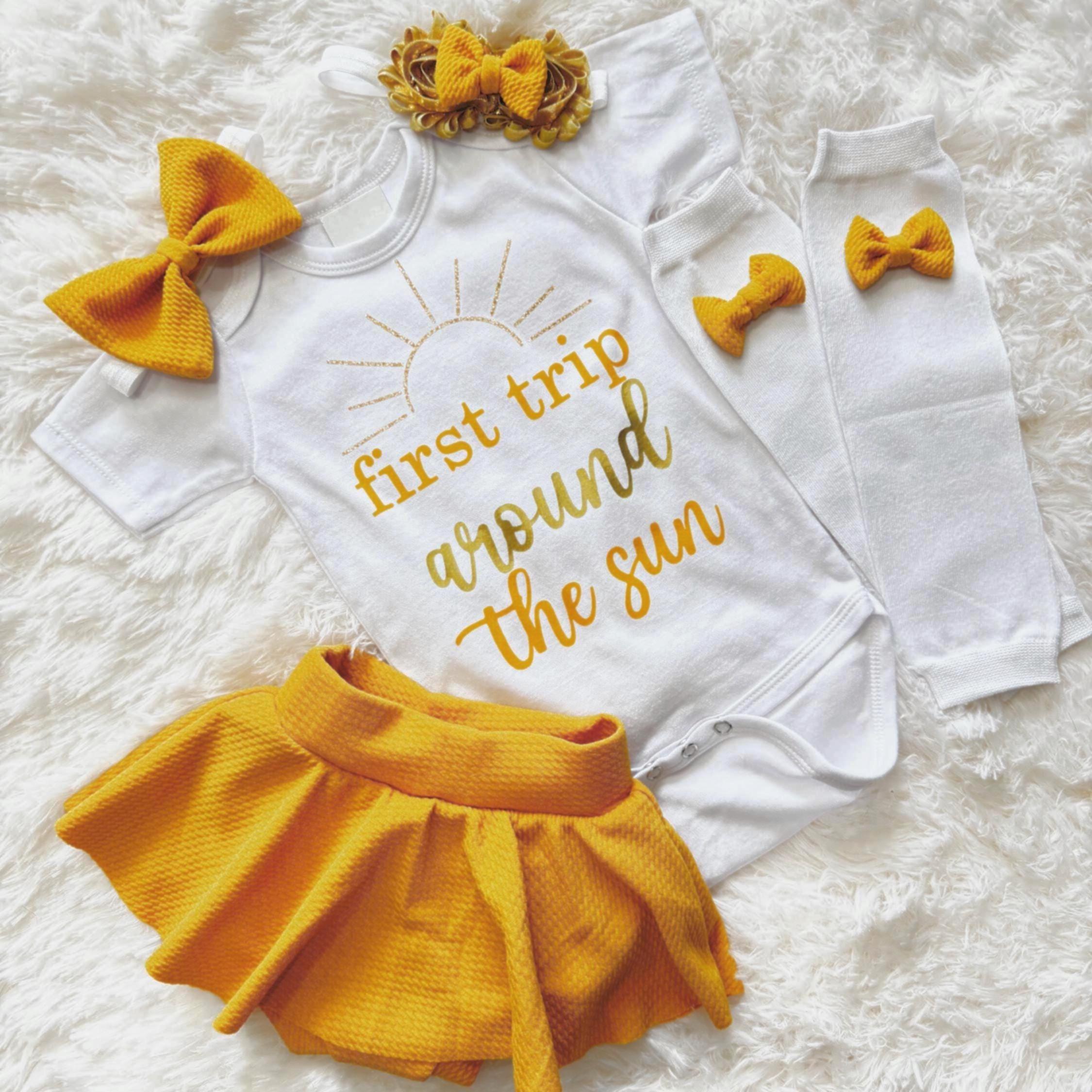 Vestito per il primo giro intorno al sole delle bambine - vestito per il compleanno del sole delle bambine - inviti per il primo giro intorno al sole
