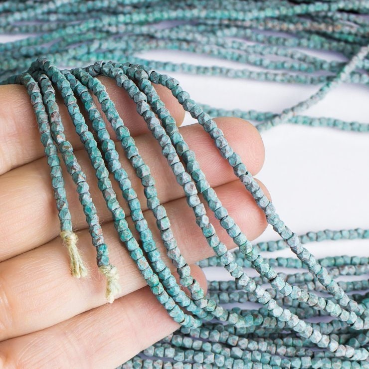 Perline Mykonos, perline minuscole, patina verde rame, distanziatori in metallo, piccole perline greche sfaccettate in stile rustico boho, 2 mm x 3 mm