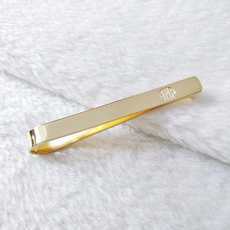 Fermacravatta Groomsme, Fermacravatta con monogramma dorato, Fermacravatta personalizzato, Fermacravatta per sposo, Fermacravatta per matrimonio sposo
