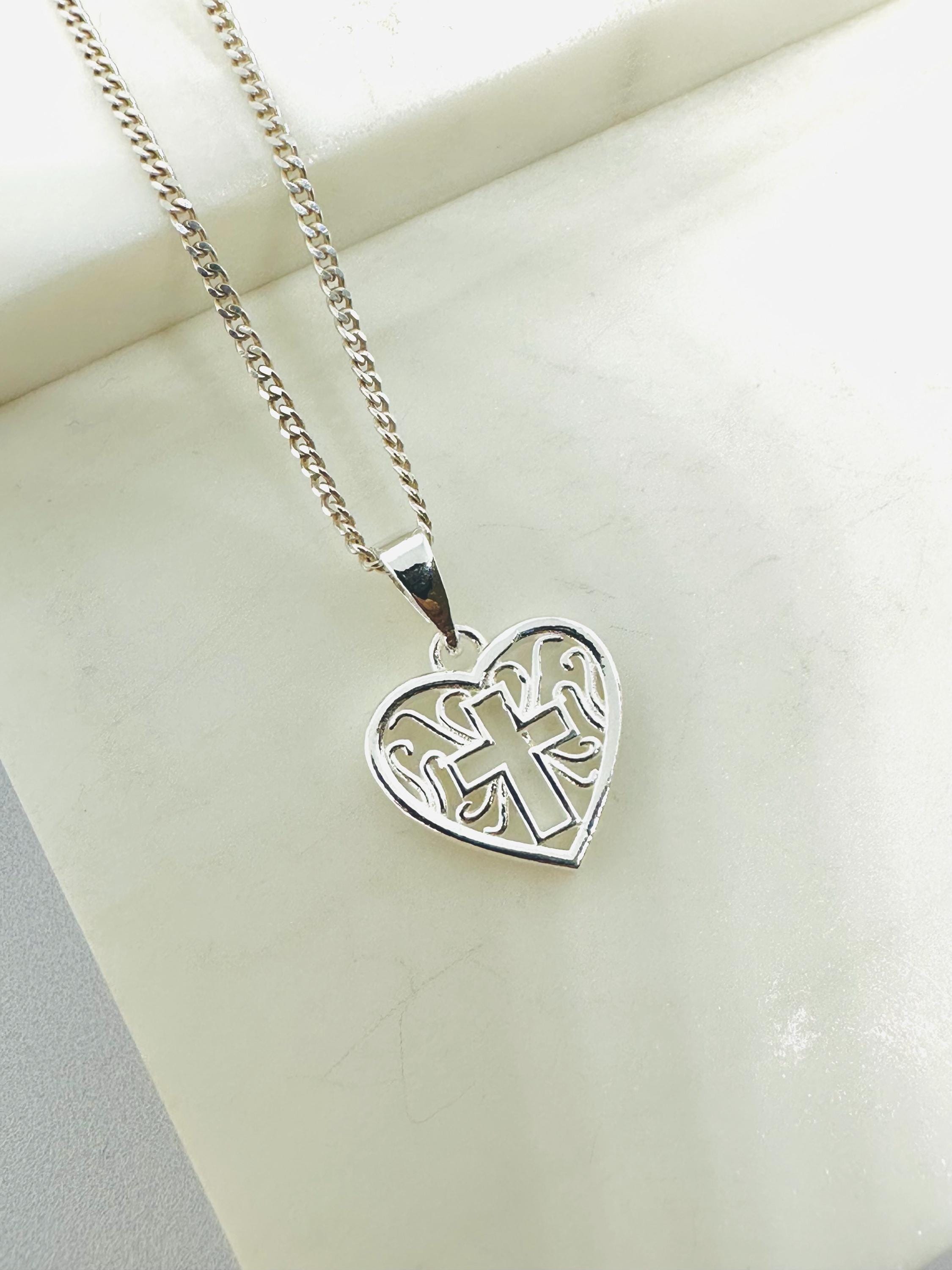 Collana con ciondolo a forma di cuore e croce in argento sterling 925, catena da 50 cm, nuova - Elegante ciondolo a forma di cuore e croce - Regalo