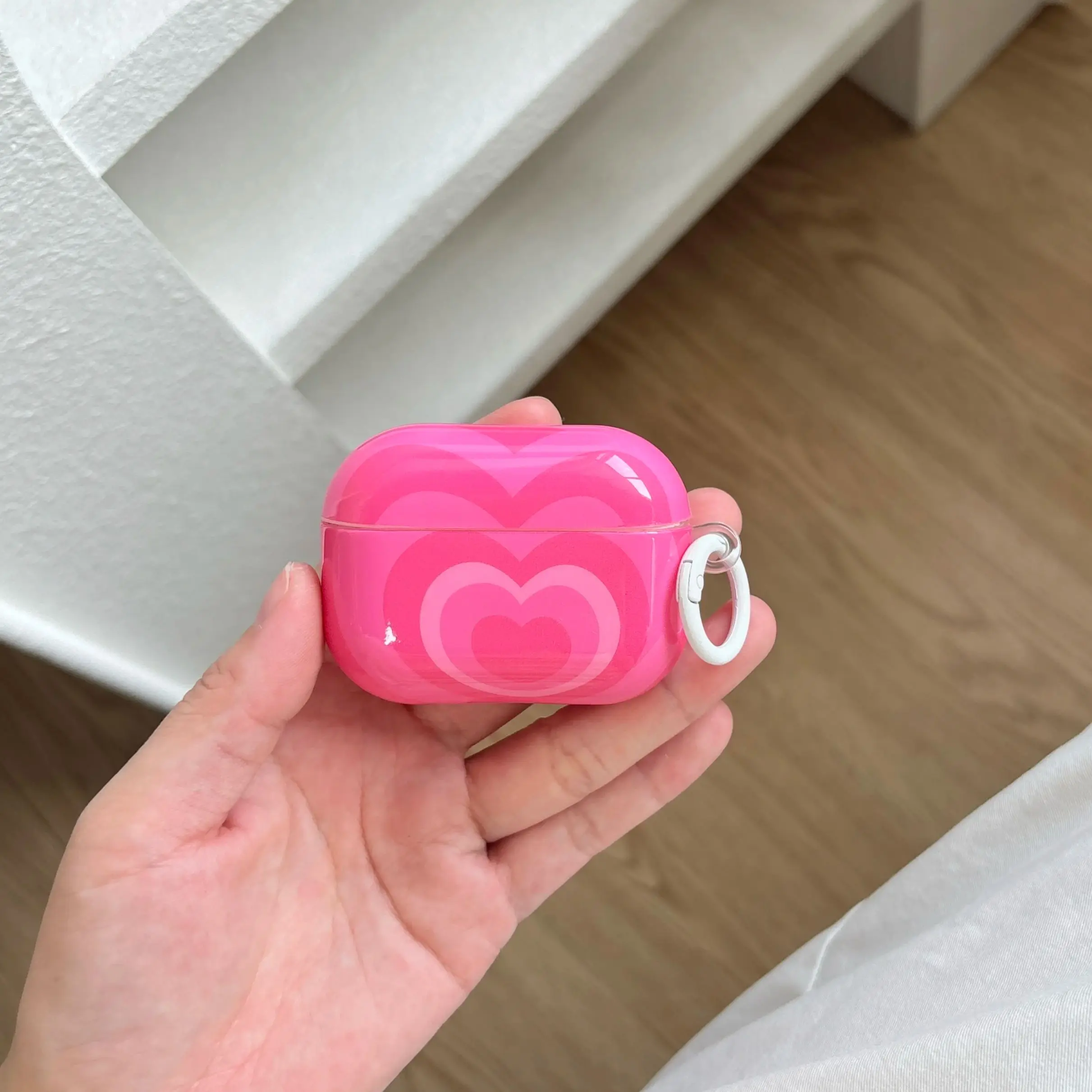 Schicke, niedliche, rosarote Farbverlaufs-Herzzyklus-Schutzhülle für Kopfhörer mit weißen Ringen, geeignet für AirPods 1, 2, 3, 4 Pro Pro 2 Image