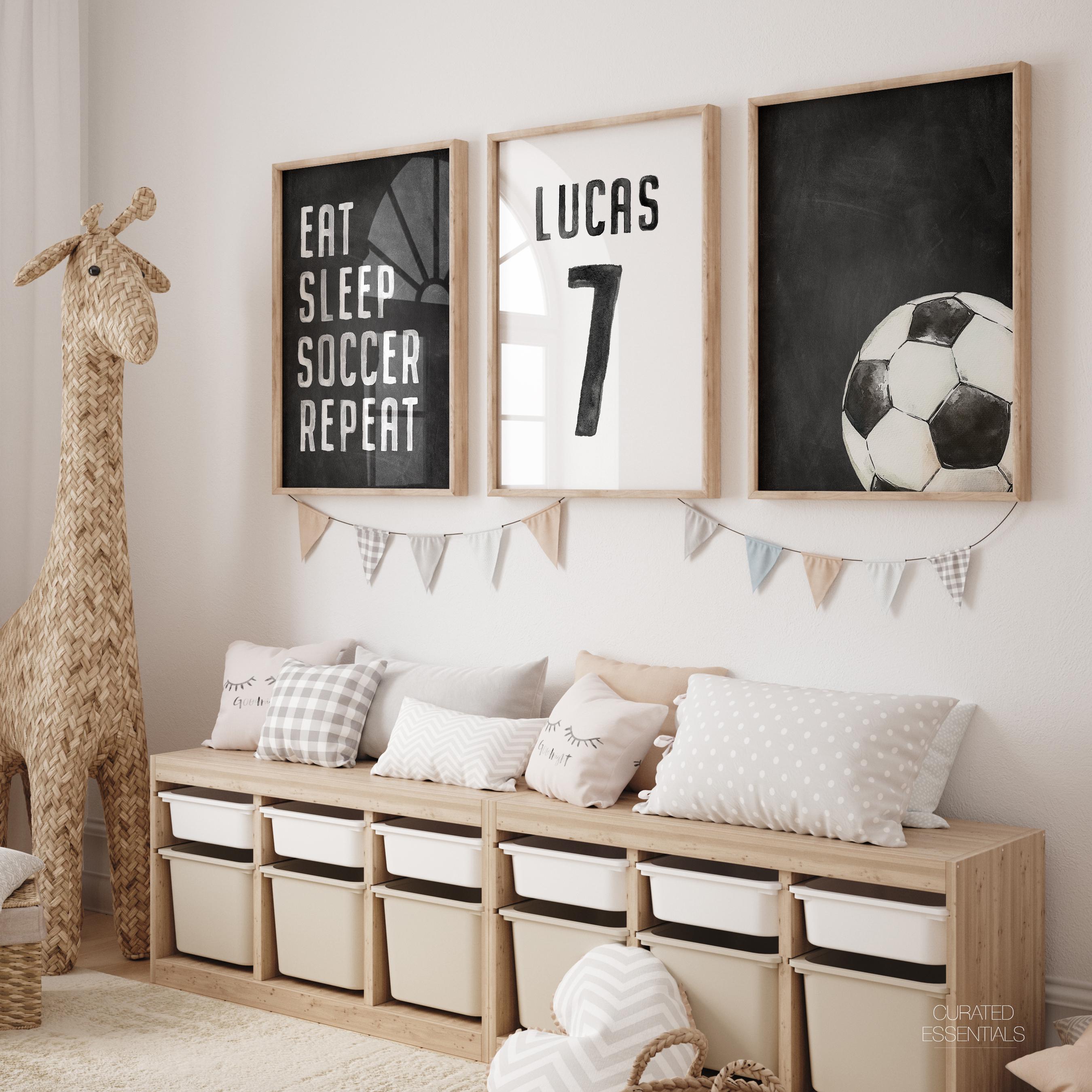 Set di 3 decorazioni murali personalizzate a tema calcio, decorazioni per la cameretta dei ragazzi, stampe personalizzate con nome e numero, download