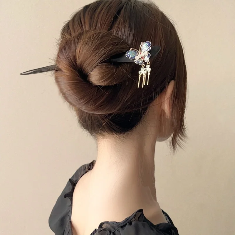 Neuer chinesischer Stil, exquisite Agile-Schmetterlings-Haarnadel, Nischendesign, chinesischer Stil, gewickeltes Haar, Holz-Haarnadel, Hanfu-Qipao-Haarnadel Image