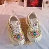 Lässige Damenschuhe mit weißen Perlen und Strasssteinen, handgefertigt, individuelle, große Schnür-Plateau-Sneaker, bequeme Sneakers 35–39