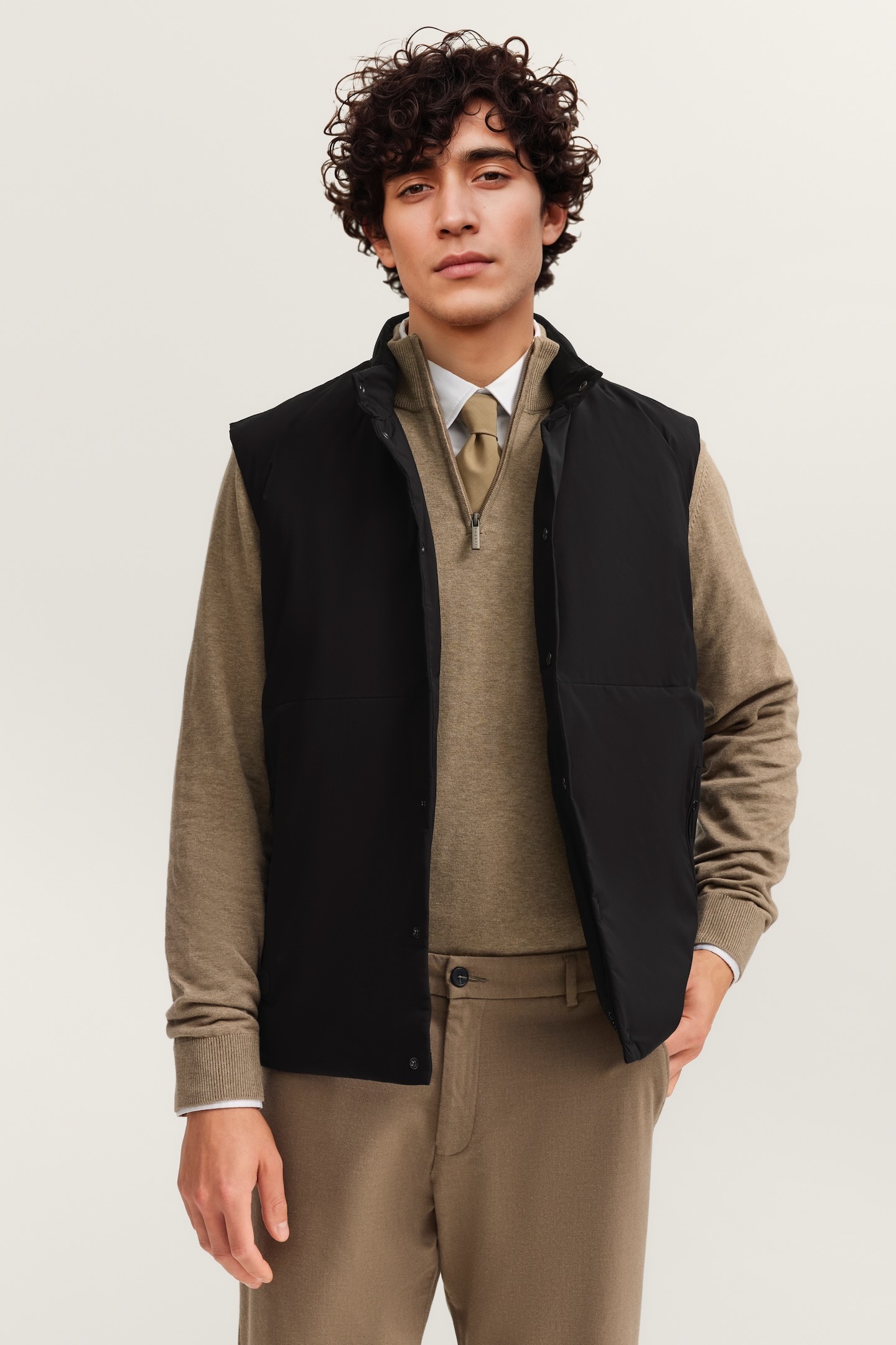 Funktionsweste BUGATTI "Drei Heizstufen", Herren, Gr. 50, 290, schwarz, 100% Polyester, unifarben, regular fit, ohne Ausschnitt, Westen Funktionsweste, mit Powerbank-Anschluss