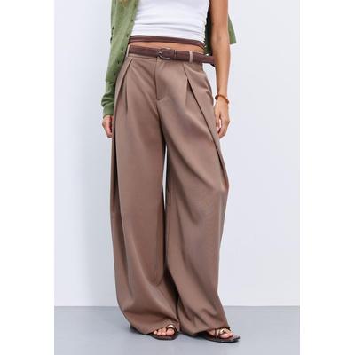 Stradivarius Maxi darted trousers with belt Brown 6