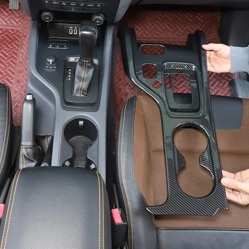Für Ford Ranger Wildtrak 2015-2021 ABS Carbon Faser Auto Center Konsole Panel Getriebe Shift Wasser Tasse Panel Abdeckung auto Zubehör Image