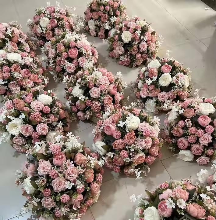 Centrotavola da matrimonio con palla di fiori di rosa rosa caldo, centrotavola di fiori artificiali, centrotavola di fiori da tavolo, grande centrotav