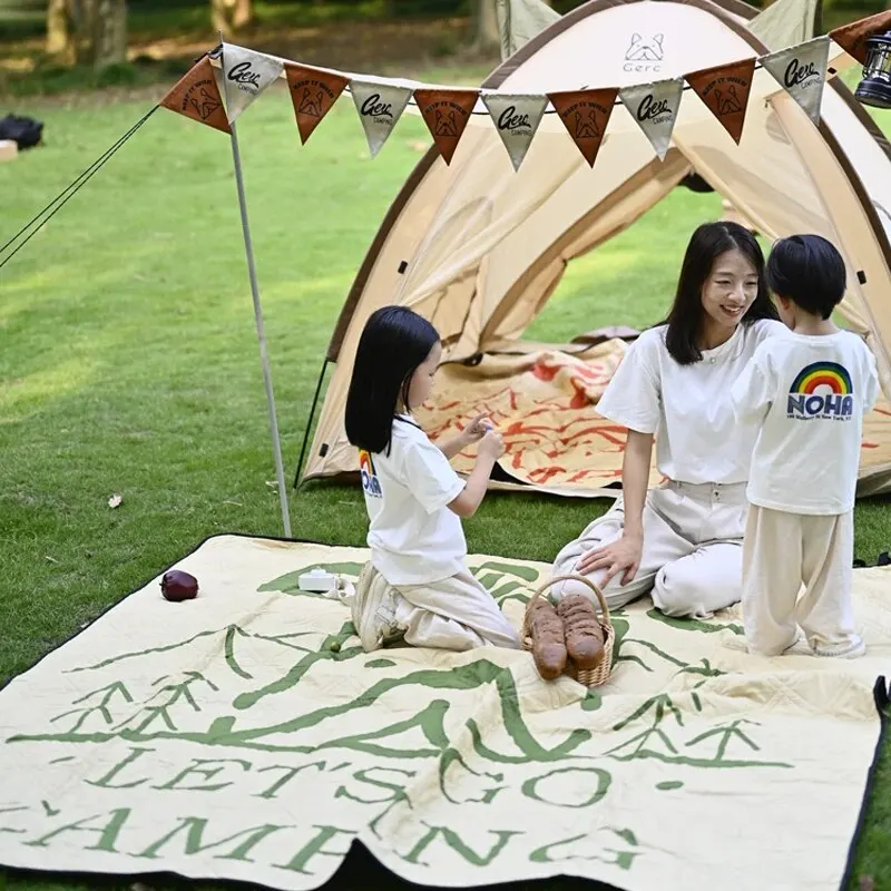 GERC Outdoor Camping Picknickmatte, feuchtigkeitsbeständig und wasserdicht, tragbar, für Frühlingsausflüge, faltbar Image