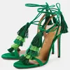 Dünne hochhackige Sandalen Sommer neue grüne Fransen-Schnür-Wildlederband-Sandalen Bankett große handgefertigte Damenschuhe