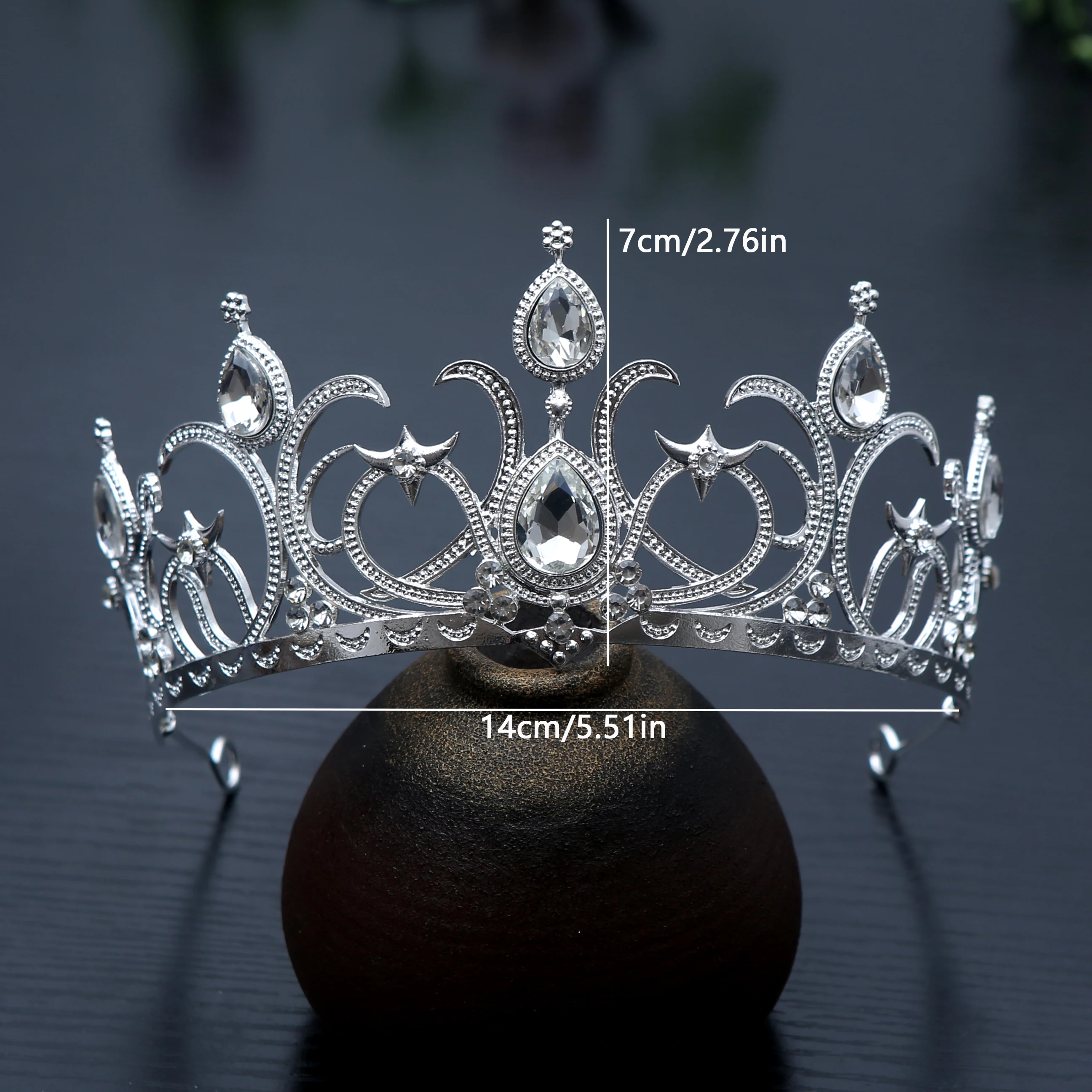 1-teilige versilberte Kristall-Tiara, Vintage-inspiriert, aufwendiges filigranes Design mit tropfenförmigen Edelsteinen, ideal für Hochzeiten, Profi Image