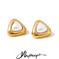Yhpup 2025 Perle d'imitazione in acciaio inossidabile Triangolo Orecchini con perno Arrivi Eleganza Chic Coreano Alla moda Gioielli squisiti Donne