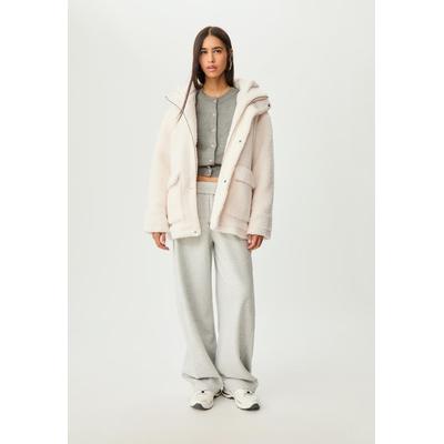 Stradivarius Short faux shearling coat Ecru M