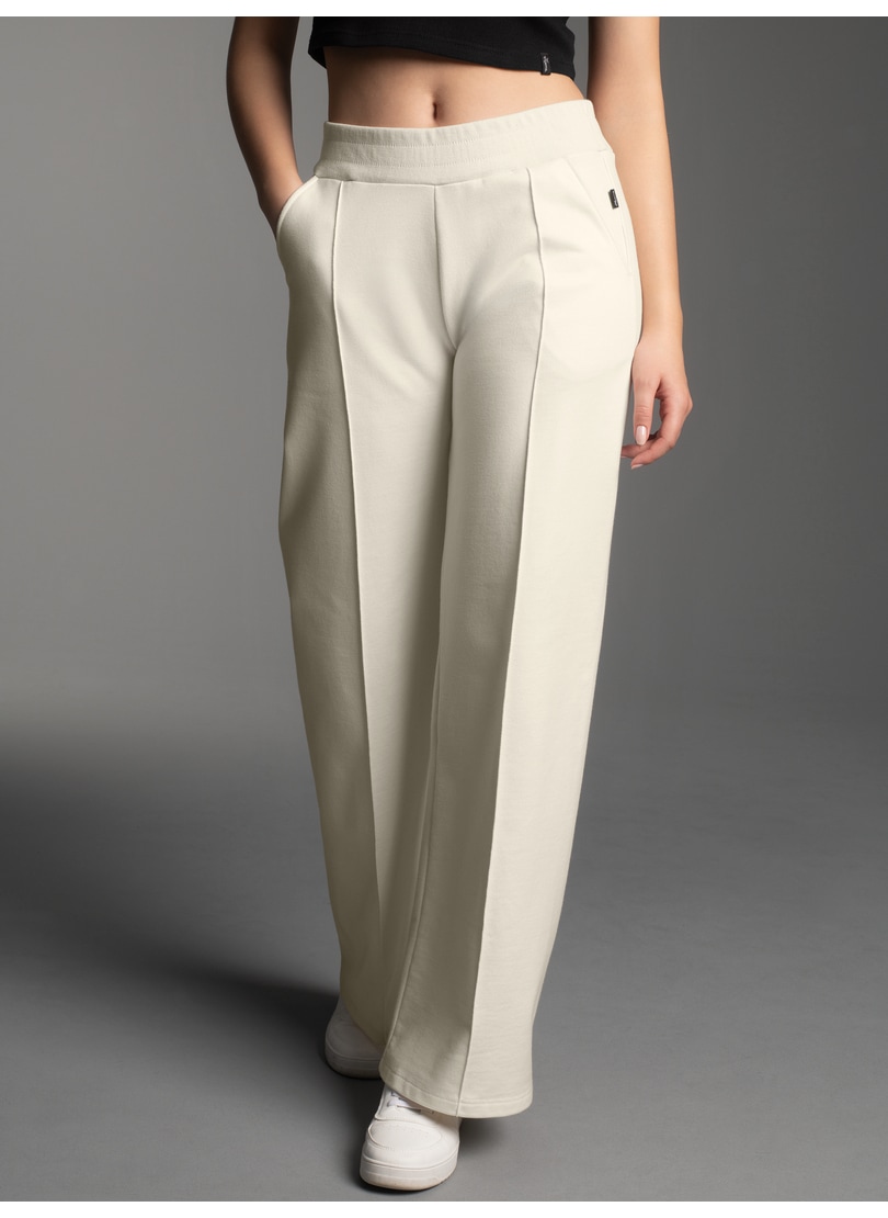 Jerseyhose TRIGEMA "TRIGEMA Jogginghose mit weitem Bein", Damen, Gr. M, US-Größen, beige (natur), 70% Baumwolle, 30% Polyester, Basic, Hosen Jerseyhose