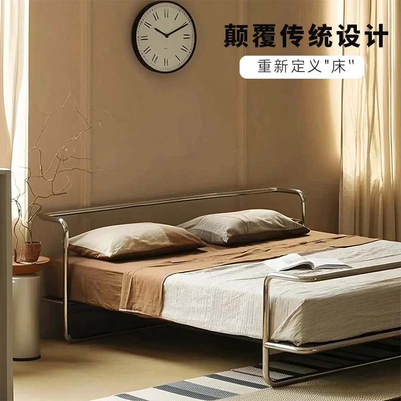 Mittelalterliches Bauhaus-Doppelbett, Doppelbett aus Edelstahl, Retro-Schmiedeeisen, Metall Image