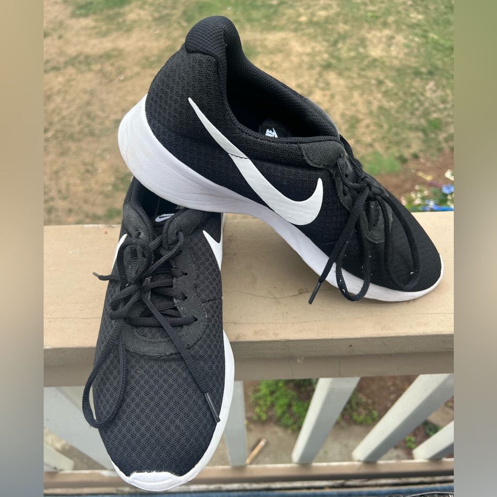 Nike Shoes | Women’s Nike Tennis Shoe - Size 11 | Color: Black | Size: 11