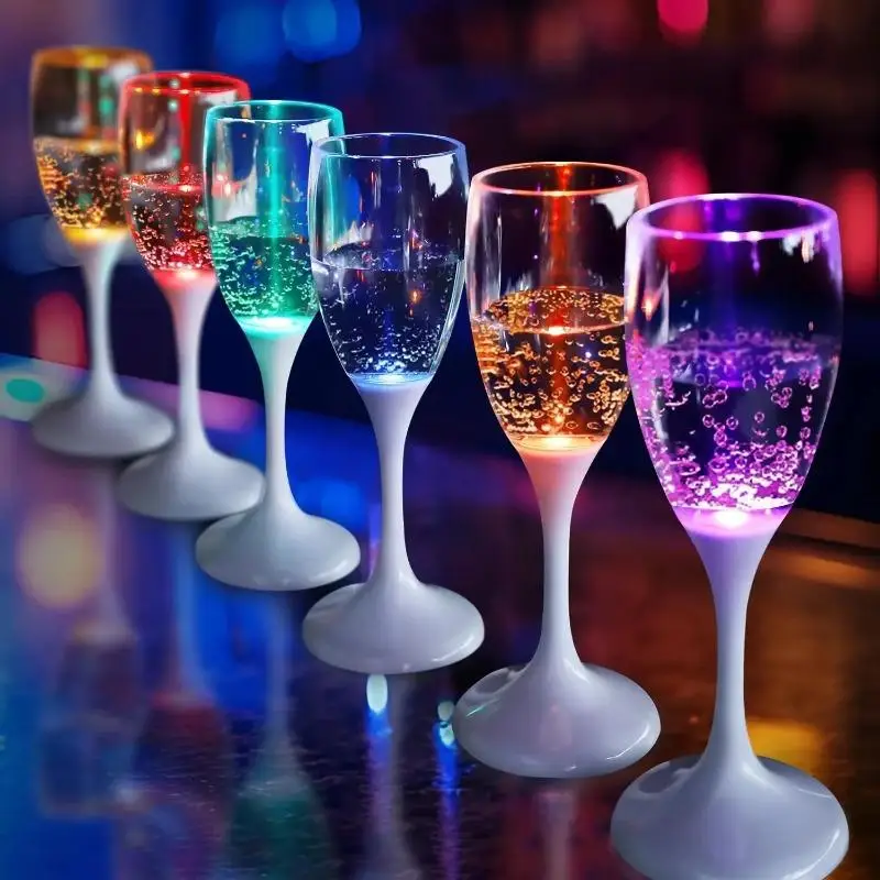 1pc LED Leuchten Tassen Wein Champagner Flöten Party Gefälligkeiten Erwachsene Farbige Kunststoff Champagner Flöten Trinkgläser Glow in Image