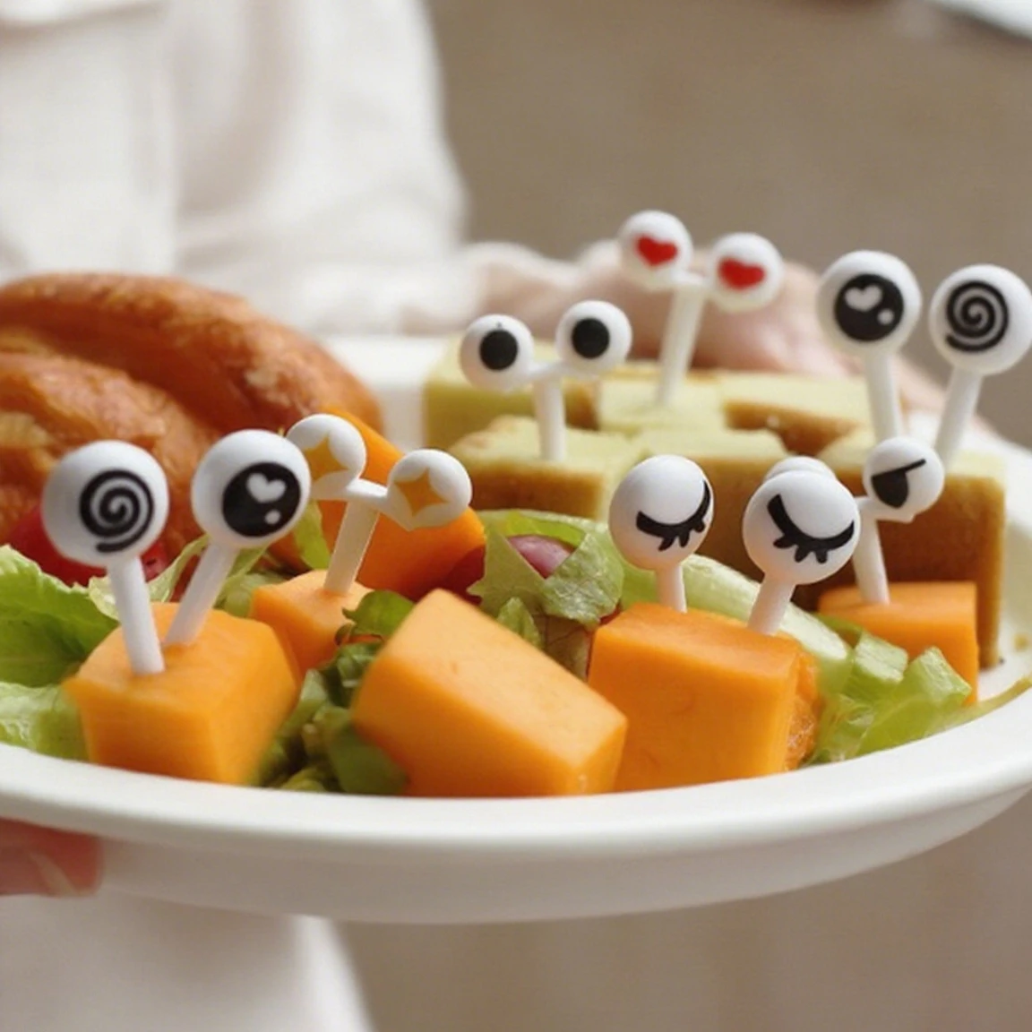 10 teile/satz Mini Auge Cartoon Ausdruck Obst Gabel Kunststoff Obst Zahnstocher Für Kinder Harmlose Image