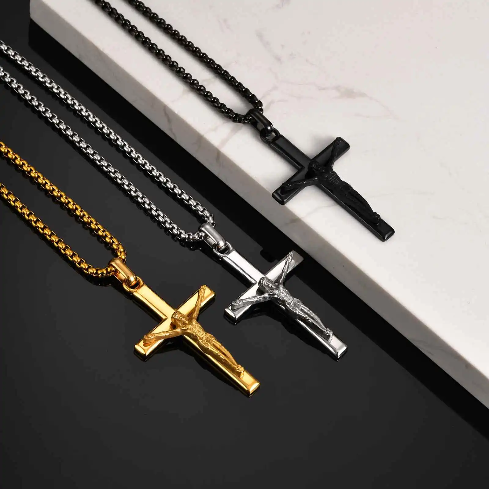 Vnox Klassische Halskette mit Kreuz-Anhänger, Heiliger Jesus-Kreuz-Anhänger aus Edelstahl, katholisches Geschenk für Männer Image