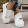 Mode Metall Dekor Weiße Turnschuhe für Frauen Leichte Slip-On Casual Schuhe Frau PU Leder Plattform Sport Schuhe Plus größe