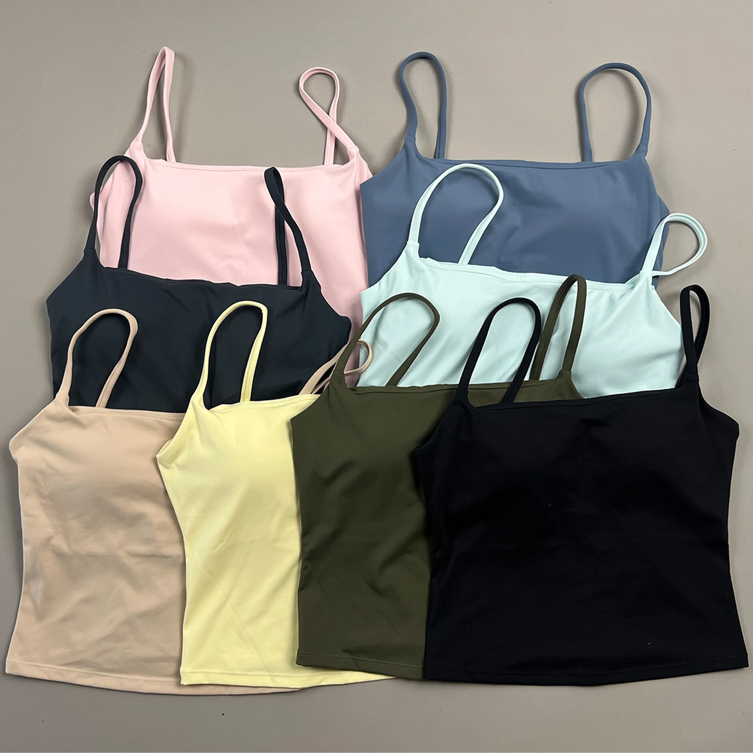 Softmotion Strappy Mid Vest Women's Yoga Sports Vest Fitness Bra Tank Tops Push-up Sports Bra Fitness Workout Running Gym Tops