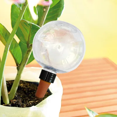 Watering Spikes 500ML Automatic Drip Irrigation System Self Watering Plant Watering Bulbs for Garden Flower Plants Watering Ball