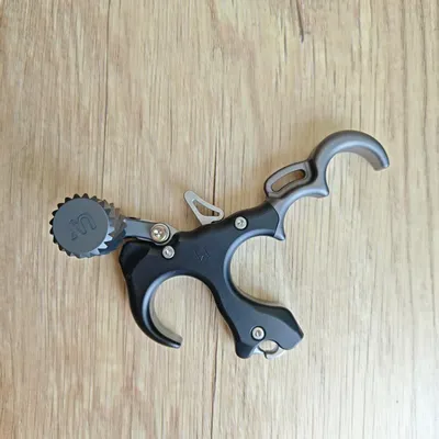 UV Compound Bow 3 /4 Finger adjustable Release and Archery Bow Release Accessory Outdoor Shooting Hunting Accessory.