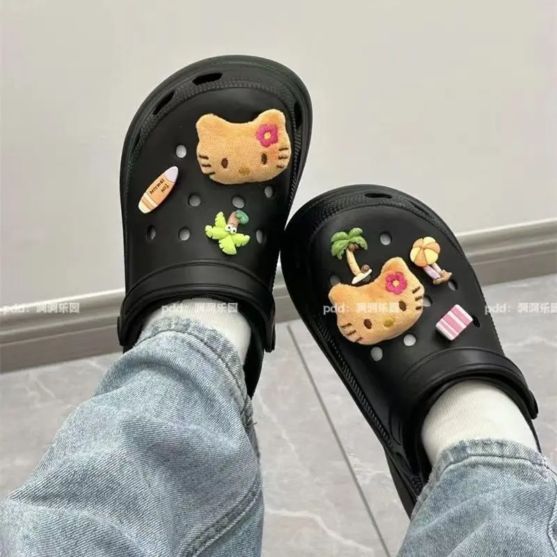 Sanrio Hawaiianische schwarze Haut Hello Kitty Diy Loch Schuhdekoration Cartoon kreative abnehmbare wasserdichte Mädchen Schuh Blumenornament