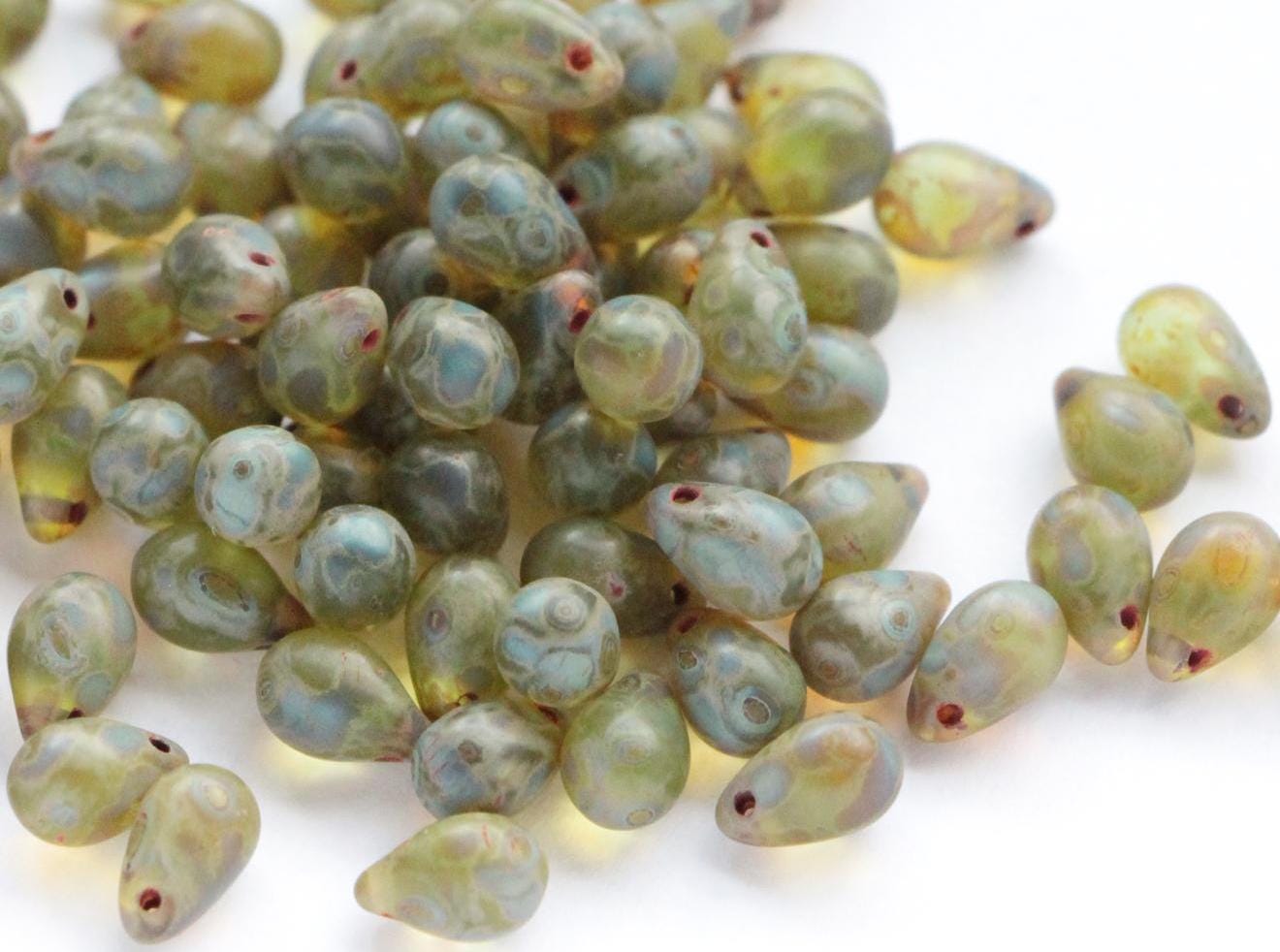 25 pezzi di perline a goccia in vetro ceco Picasso verde opaco 9 x 6 mm perline a goccia in vetro ceco color cachi olivina scuro briolette verde musch