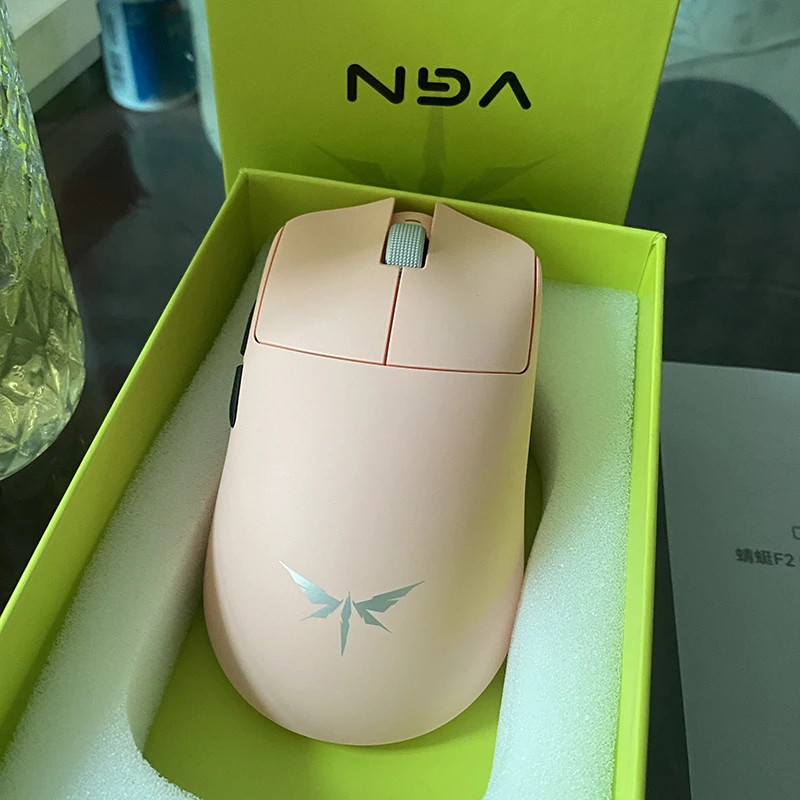 Vgn Dragonfly F2 Promax/Ultra kabellose Gaming-Maus mit drei Modi und großer Reichweite, leichte Biest-Performance-Maus mit geringer Latenz Image