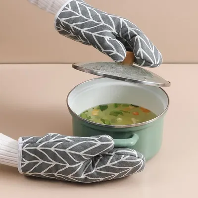 1PC of heat-insulating gloves, heat-resistant microwave gloves, and high-temperature resistant kitchen and oven gloves for