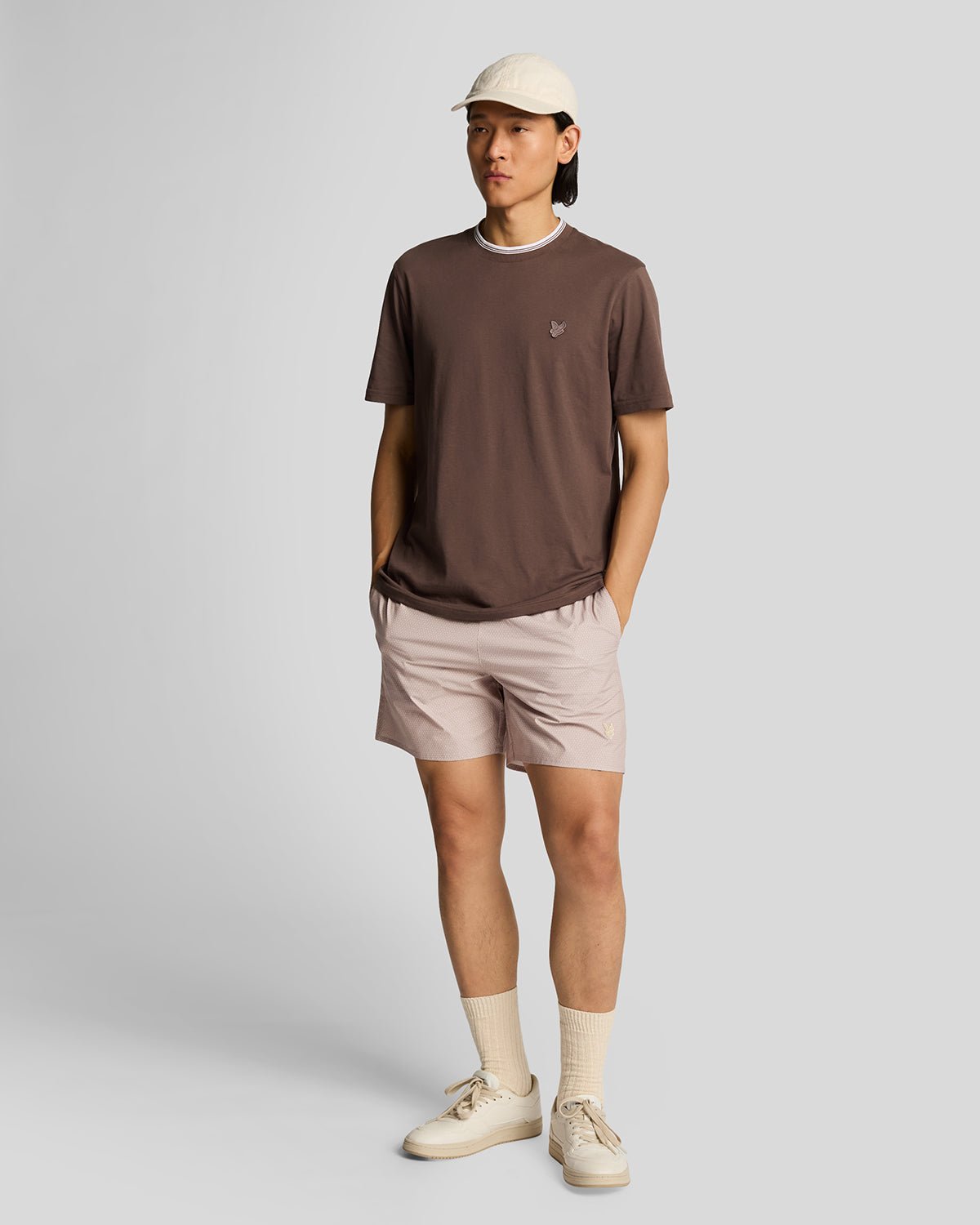 Lyle & Scott Geo-Muster Bedruckte Badeshorts - Stealth Braun Image
