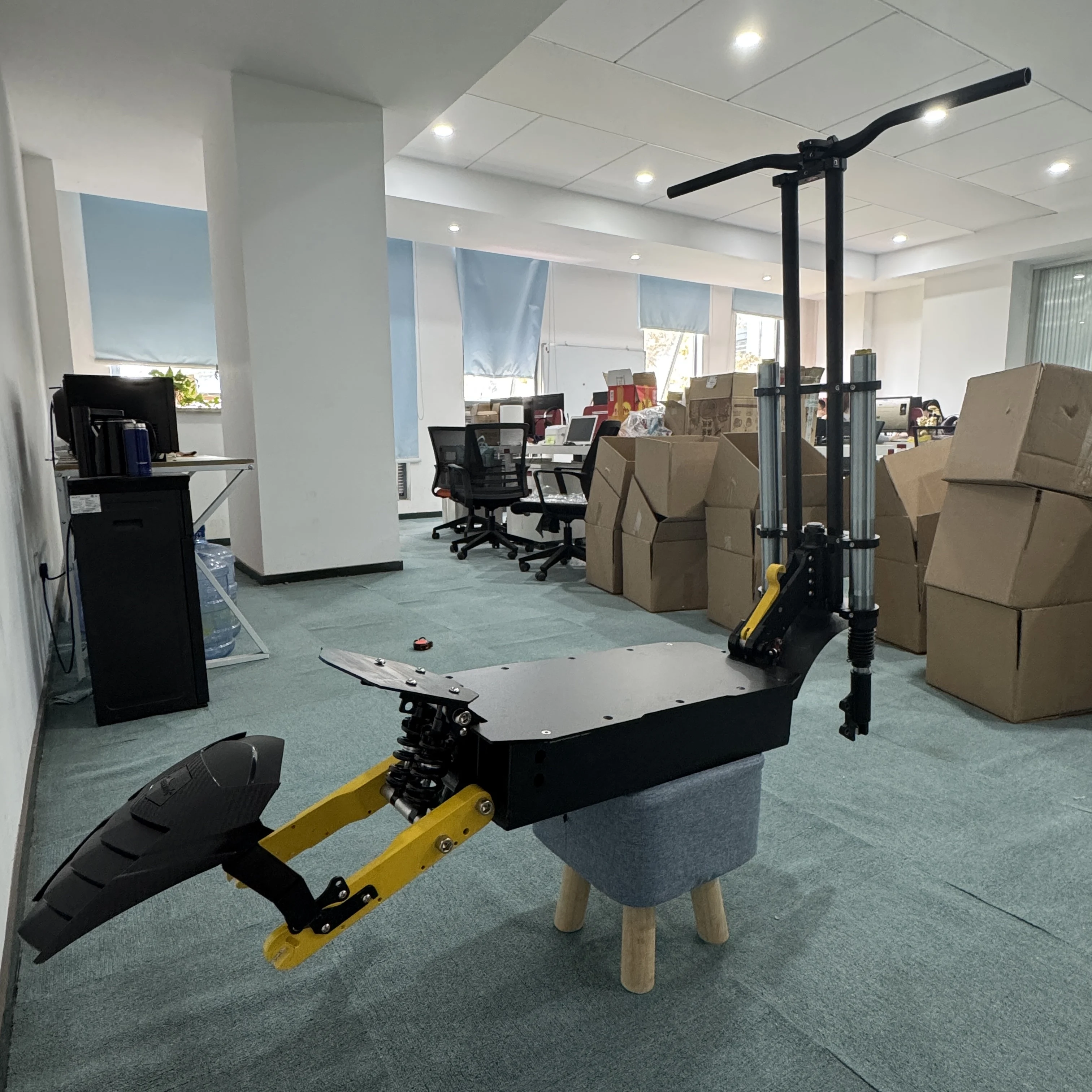 3 Zoll 155 mm offene Größe Dual Vertical Rod E Scooter Rahmen, Dual Motor Elektroroller Chassis Rahmenkörper für 60 V 72 V Scooter Image