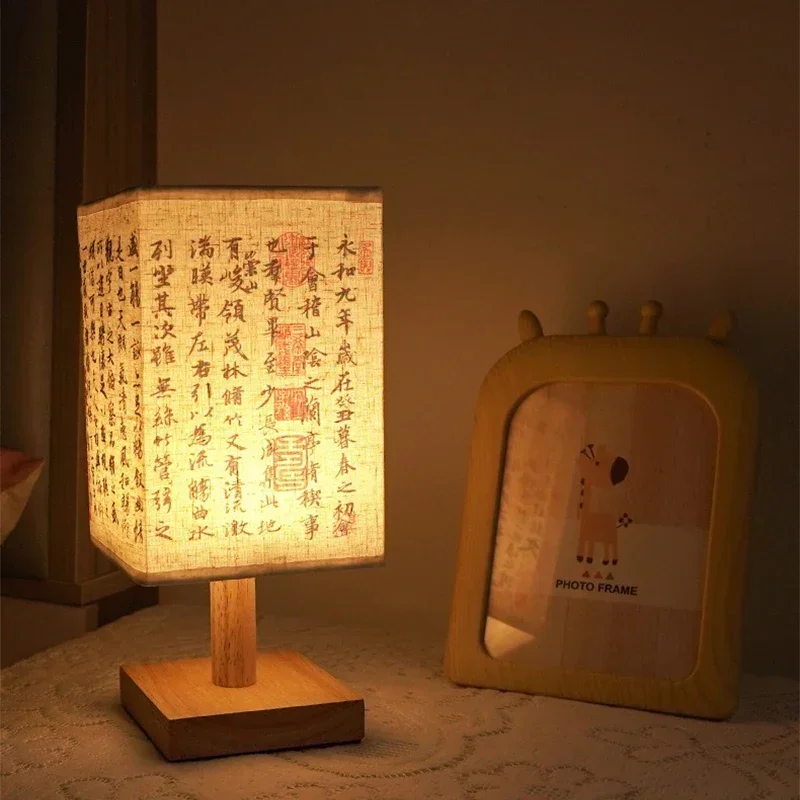 LED Quadratische Dekoration Tischlampen Einfache Chinesischen Stil Dimmbare USB Stecker Nachtlicht Stoff Lampenschirm Schlafzimmer Nachttisch Lichter