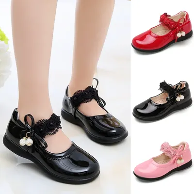 Schwarze Performance-Schuhe für Kinder, weiche Sohle für Studenten, flache Schuhe, lässig, vielseitig, 2025, neue Kinder-Prinzessin-Schuhe mit süßem Anhänger