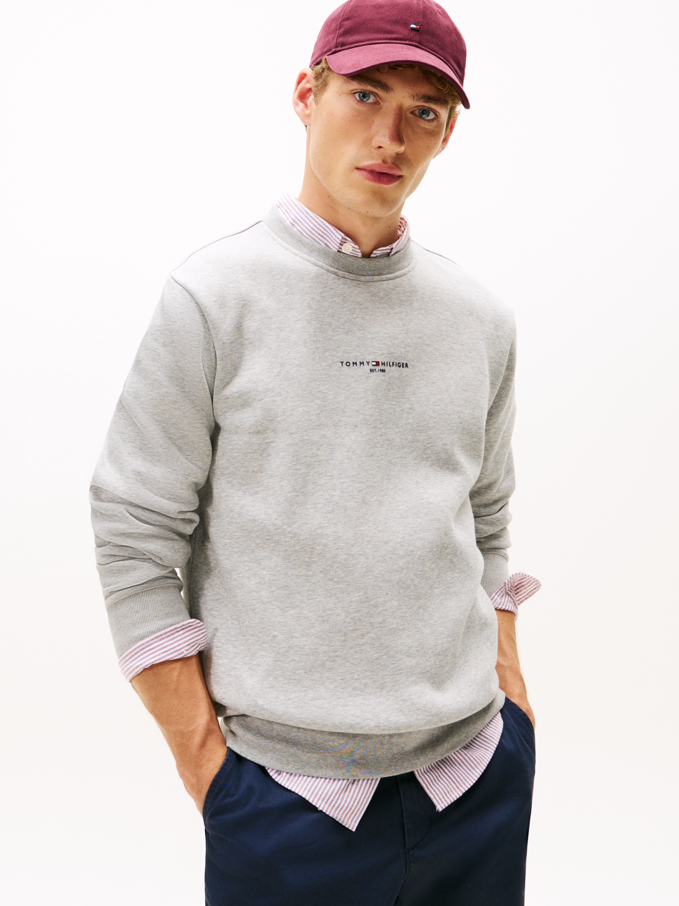 Sweatshirt TOMMY HILFIGER "TOMMY LOGO TIPPED CREWNECK", Herren, Gr. XL, grau (light grau heather), Sweatware, Obermaterial: 63% Baumwolle, 37% Polyester, Casual, regular fit hüftbedeckend, Rippbündchen kontrastfarben, Sweatshirts