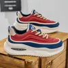 Lässige Sportschuhe für Herren, modische Skateboard-Sneaker mit dicken Sohlen, trendige und bequeme Herrenschuhe, geeignet für Herren